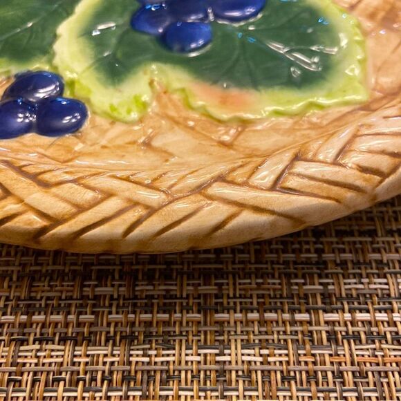 The Vineyard Collection Set of 4 Grape Plates - Vintage Home Decor - Picture 7 of 10